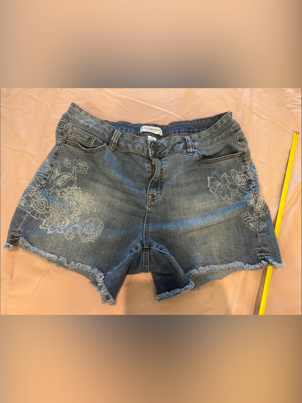 Lane Bryant Blue Floral Embroidered Frayed Hem Jean Shorts size 16